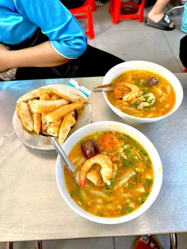KISSTOUR | Motorbike Food Tour Female Drivers in Ho Chi Minh - Overview of KISSTOUR