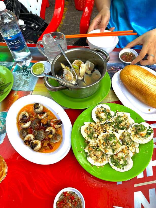 KISSTOUR | Motorbike Food Tour Female Drivers in Ho Chi Minh - Tips for an Enjoyable Tour Experience