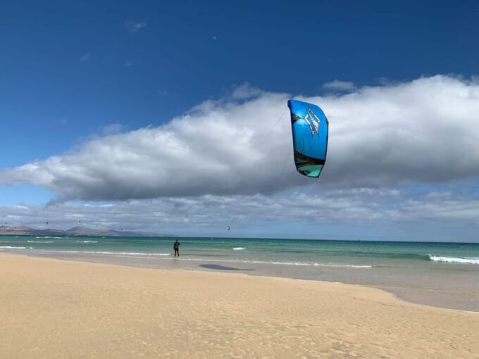 Kitesurfing on Fuerteventura: Top Equipment in Costa Calma - A Memorable Kitesurfing Experience