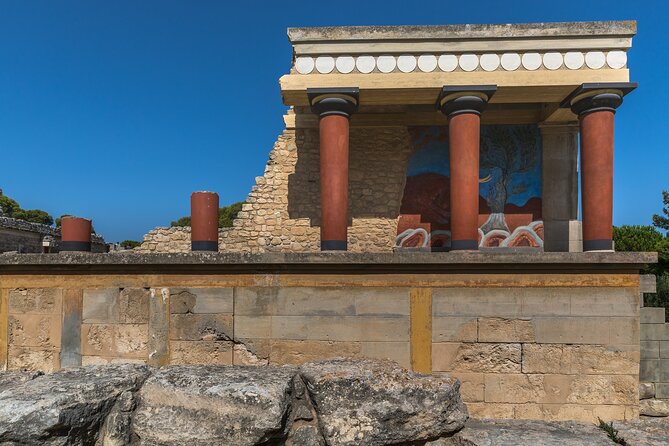Knossos Palace and Arch. Museum of Heraklion Tour - Exploring the Archaeological Museum