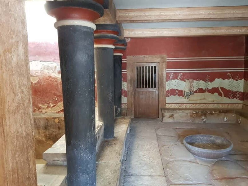 Knossos Palace and Pottery experience. Excursion Safari - Who Will Enjoy This Tour?