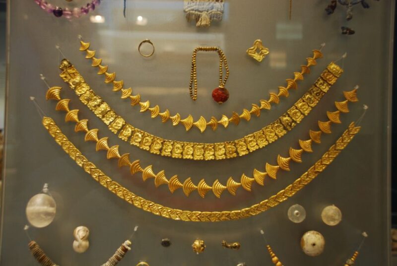 Knossos Palace & Archaeological Museum Private Tour - Inclusions and Exclusions