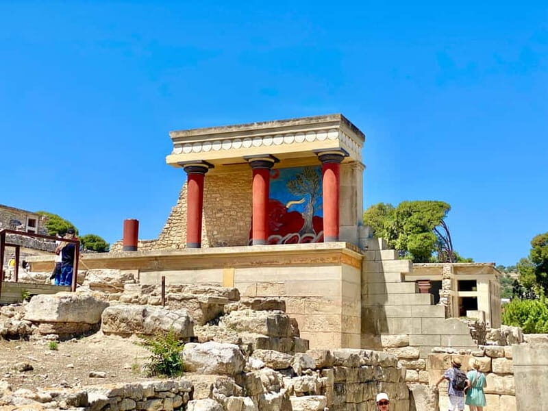 Knossos: Private Tour with a Licensed Guide & Entry Ticket - Exploring the Minoan Palace of Knossos: A Practical, Authentic Guided Tour