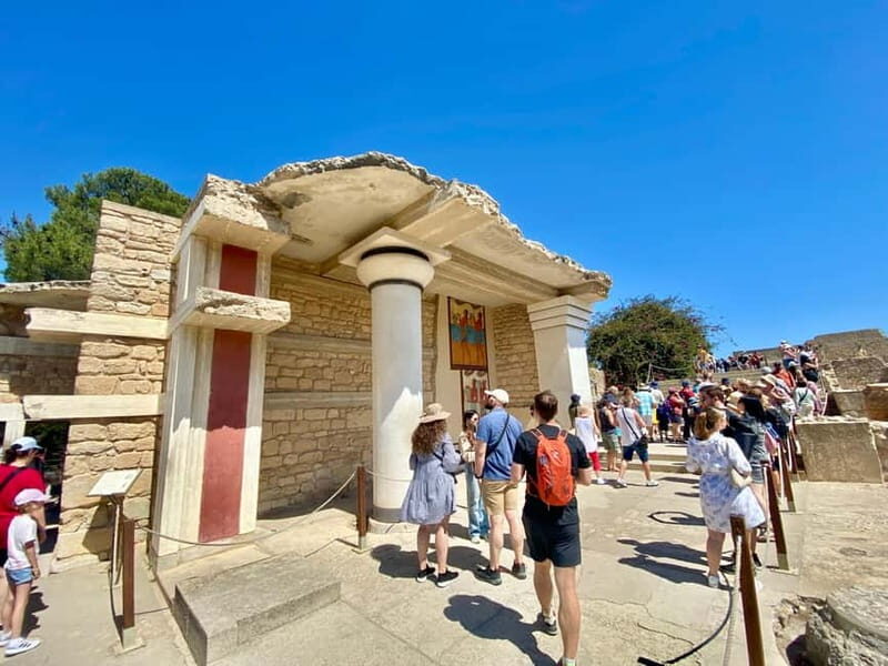 Knossos: Private Tour with a Licensed Guide & Entry Ticket - Key Points