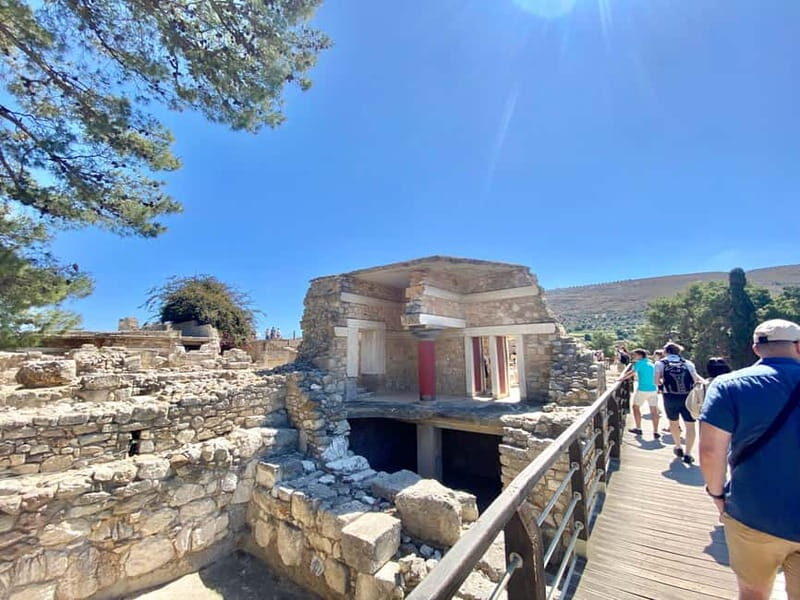 Knossos: Private Tour with a Licensed Guide & Entry Ticket - Additional Practical Details