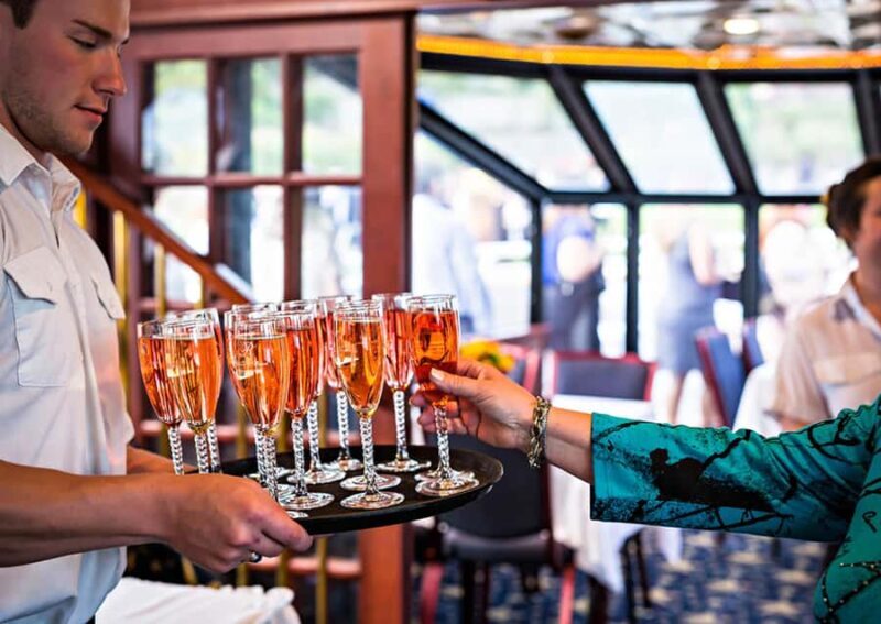 Knoxville: Scenic Lunch Cruise on the Tennessee River - Who Is This Tour Best For?