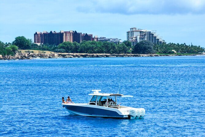 Ko Olina Private Luxury Charter for up to 6 Passengers - Key Points