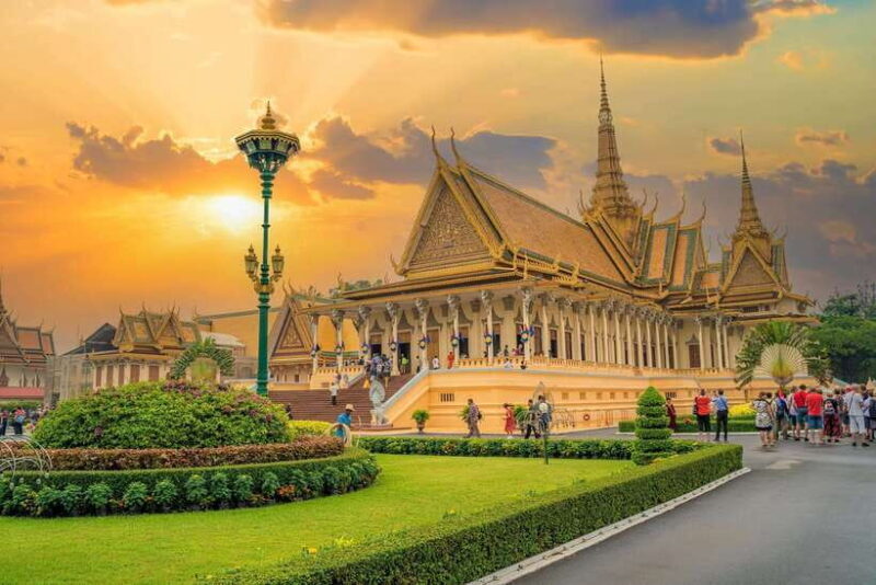 Koh Dach Silk Island and Phnom Penh City Private Day Tour - Key Points
