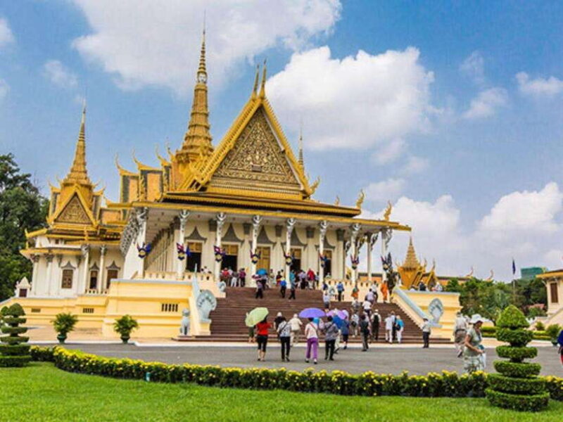 Koh Dach Silk Island and Phnom Penh City Private Day Tour - The Experience: What Makes It Worthwhile