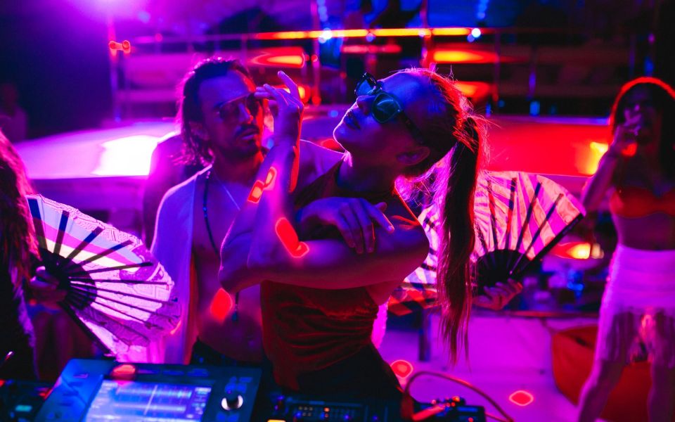 Koh Samui: Full Moon Festival Party Cruise With Hotel Pickup - Event Duration and Hosts