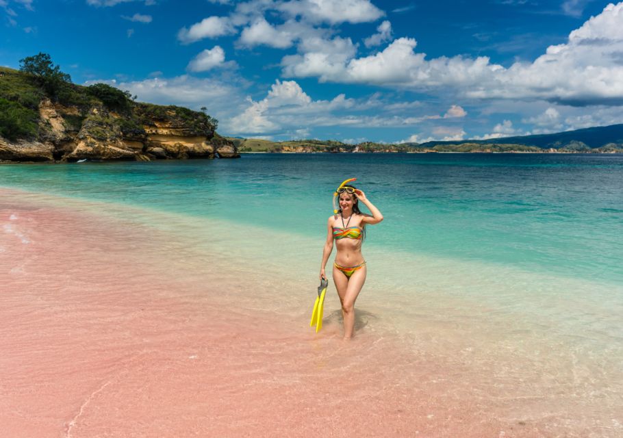 Komodo: 4-Day Private Tour With Overnight Boat and Hotel - Komodo Dragons and Kalong Island