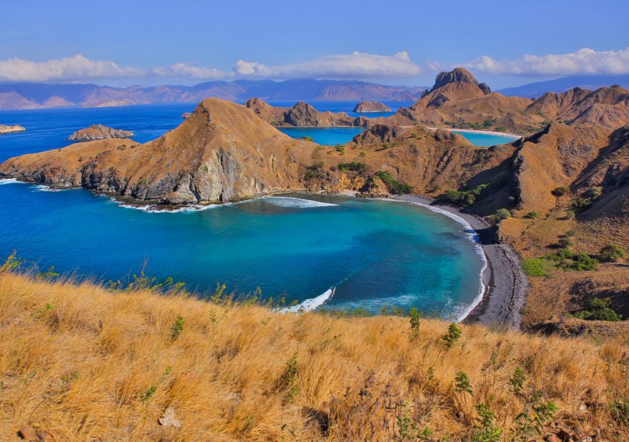 Komodo Island: Private 3-Day Tour With Boat and Hotel Stay - Bat-watching at Kalong Island