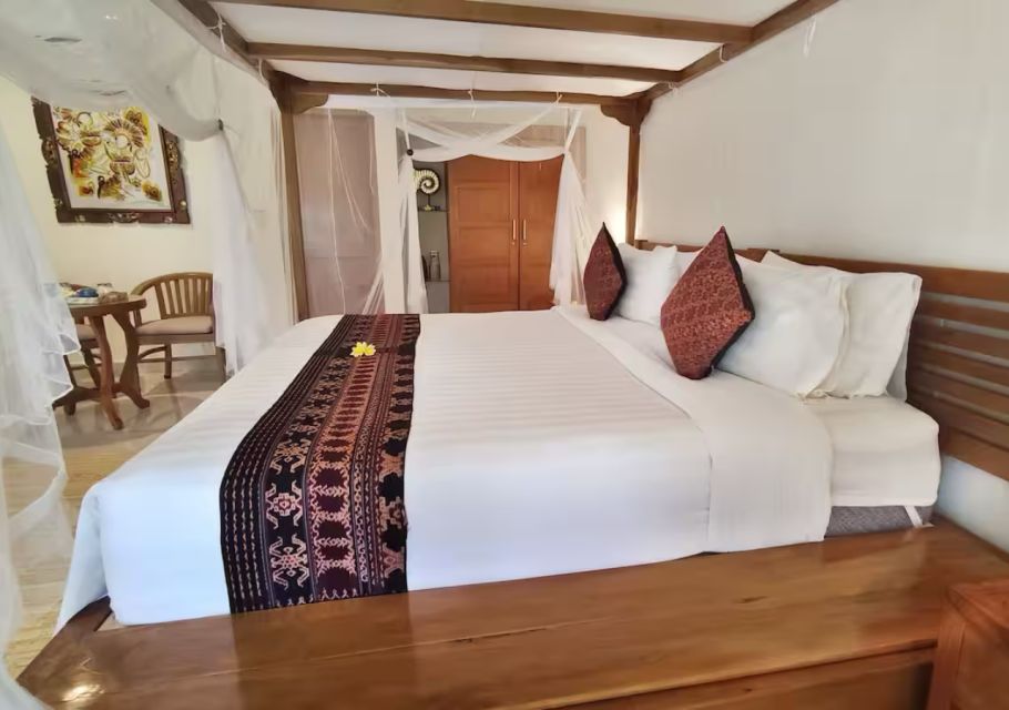 Komodo Islands: 2D1N Speedboat Tour, Land Tour & Hotel Stay - Personal Assistant Contact