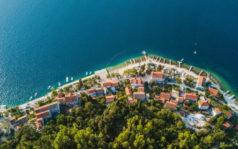 Korcula Lux Islands Picnic Boat Tour - Refreshment Stop