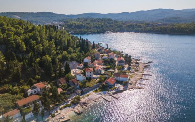Korcula Lux Islands Picnic Boat Tour - Vrnik Island