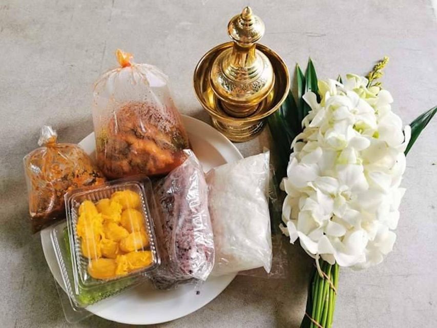 Krabi: Highlights Walking Tour With Buddhist Alms Ceremony - Buddhist Alms Ceremony