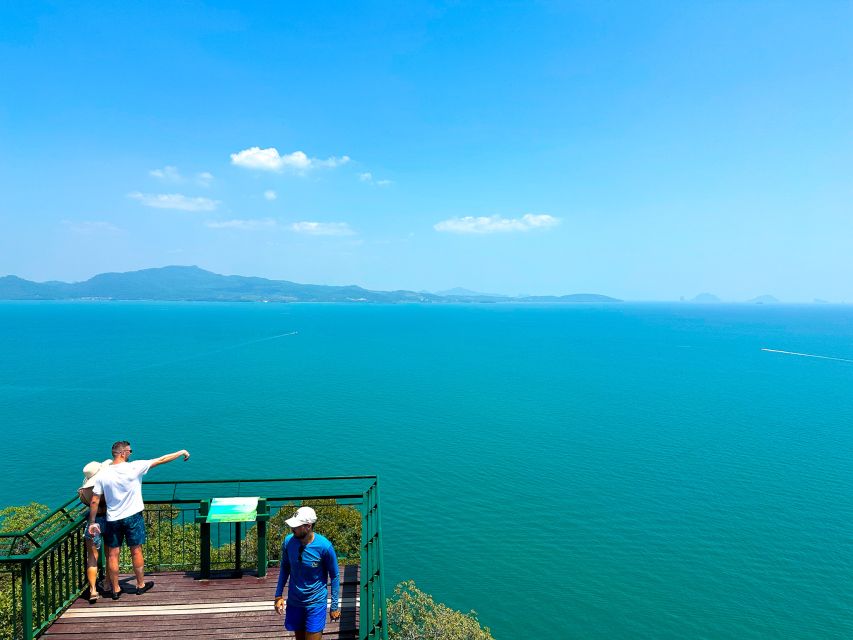 Krabi: Hong Island Day Trip by Speedboat With Thai Lunch - Meal and Refreshments