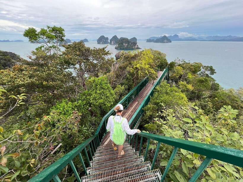 Krabi: Hong Islands Private Boat Trip & Snorkeling - Enjoying the Scenery of Ko Lao Lading and Hong Island