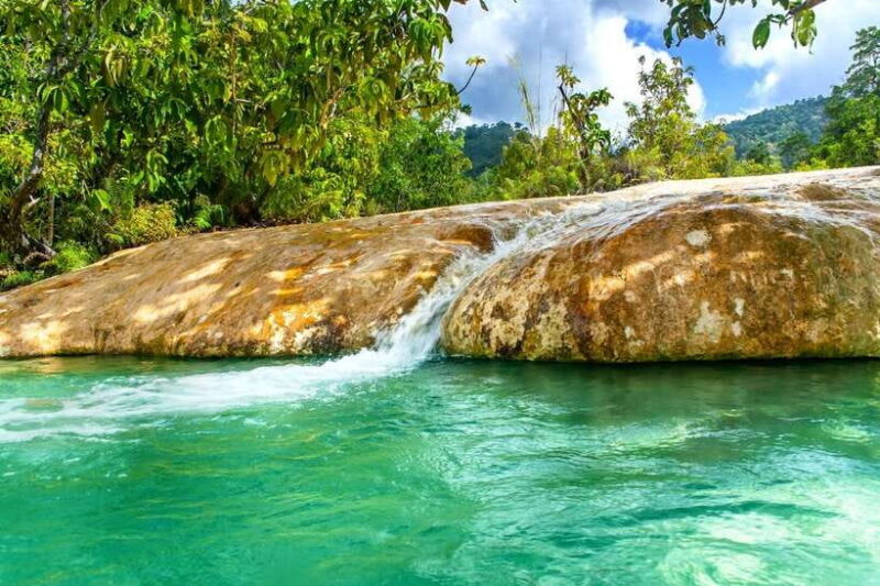 Krabi: Klongtom Hot Spring, Emerald Pool and Tiger Cave Tour - Lunch