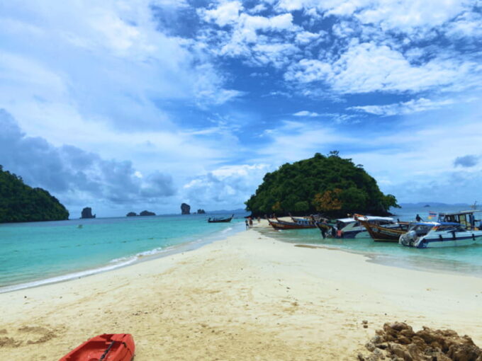 Krabi: Small Group 4 Island by Luxury Vintage Boat - Relaxation at Chicken Island
