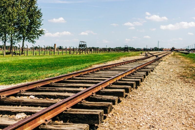 Krakow: Auschwitz-Birkenau Live Guided Tour & Hotel Pickup - Key Points