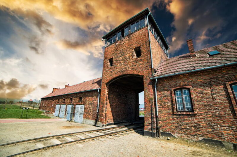 Krakow Auschwitz-Birkenau Memorial Guided Tour Meeting Point - Key Points