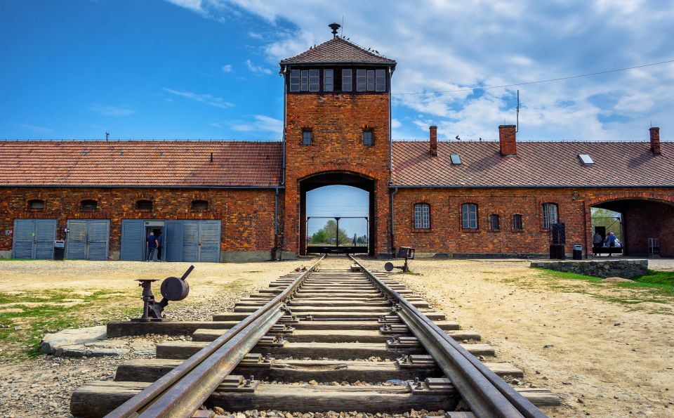 Krakow: Auschwitz Guided Tour with Optional Hotel Pickup - Exploring Auschwitz: A Guided Tour from Krakow