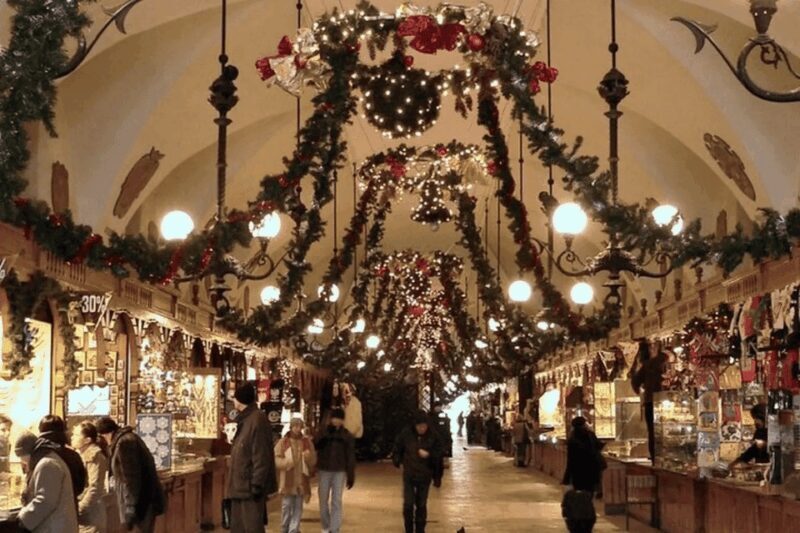 Krakow: Christmas Market and City Highlights Walking Tour - An In-Depth Look at the Tour Experience