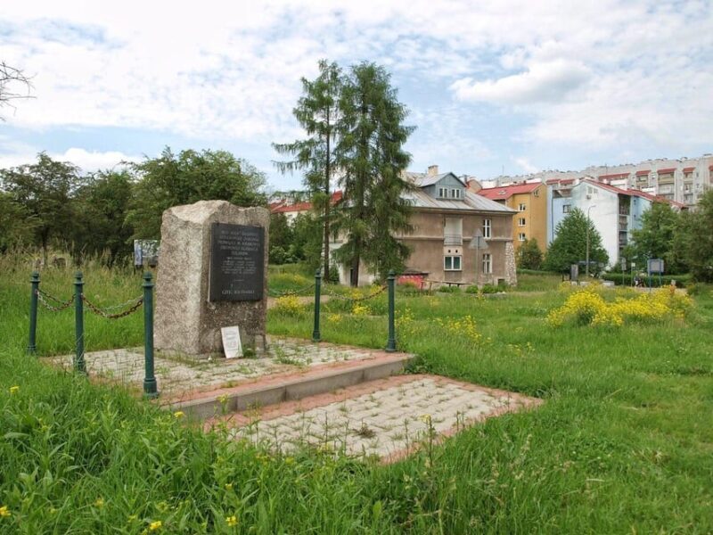 Krakow: Former Concentration Camp Plaszow Guided Tour - An In-Depth Look at the Tour Experience