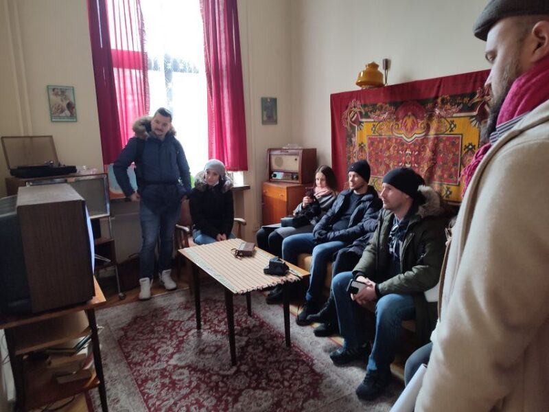 Krakow: Guided Tour to Nowa Huta on Commie Retro Van - Who Should Consider This Tour?