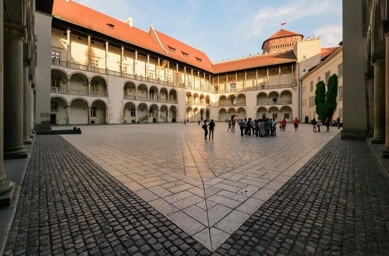 Krakow: Guided Wawel Tour, Lunch, and Vistula River Cruise - Introduction