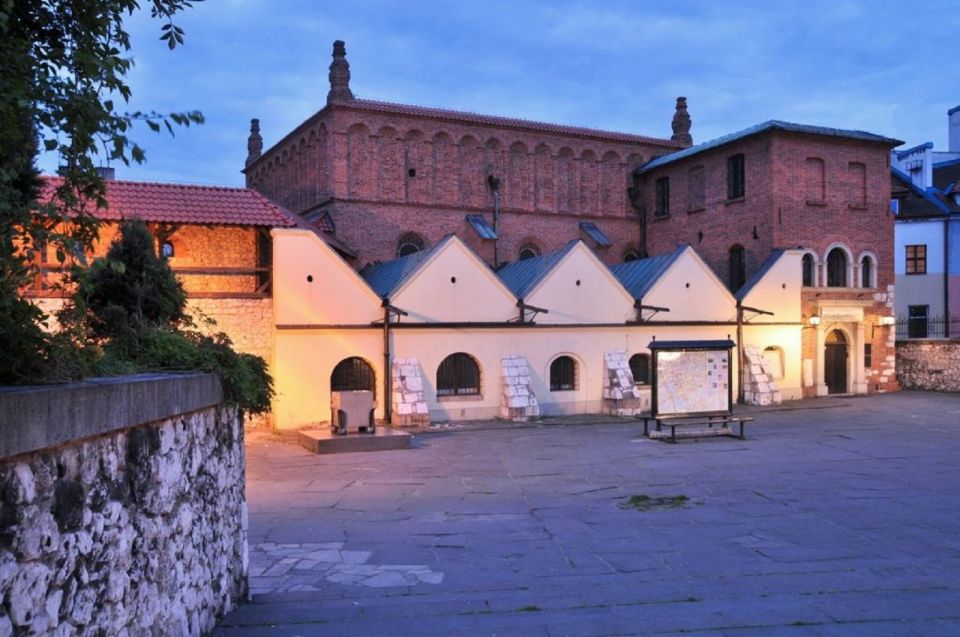 Krakow: Kazimierz Jewish Quarter Walking Tour - Discovering Krakow’s Kazimierz Jewish Quarter Walking Tour