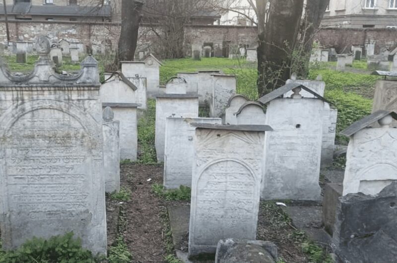 Krakow: Kazimierze Jewish History Tour. Italian - A Closer Look at the Experience