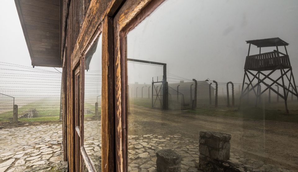 Krakow: Last Minute Auschwitz-Birkenau Guided Tour - A Practical and Respectful Journey into History