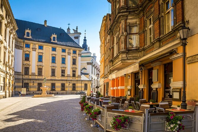 Krakow Old Town and Wawel Castle Tour With Guide - Pricing and Cancellation Policy