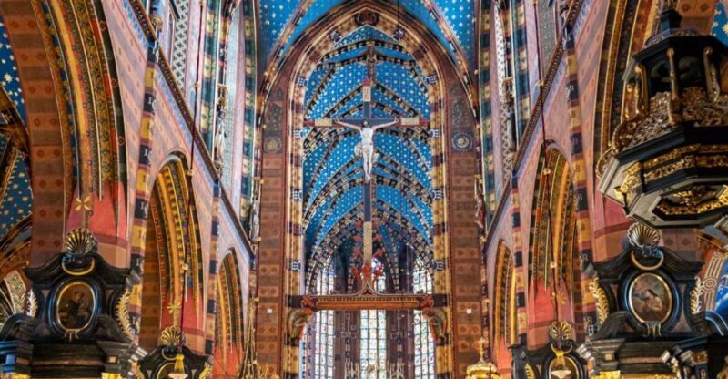 Krakow: Old Town short walk with St. Mary's Basilica visit - An In-Depth Look at the Krakow Old Town Short Walk