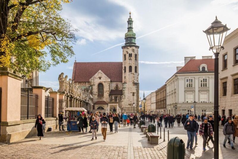 Krakow: Old Town short walk with St. Mary's Basilica visit - The Sum Up
