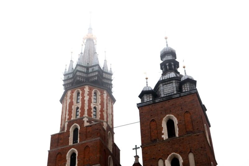 Krakow: Old Town Walk and Underground Museum Tour - What to Expect