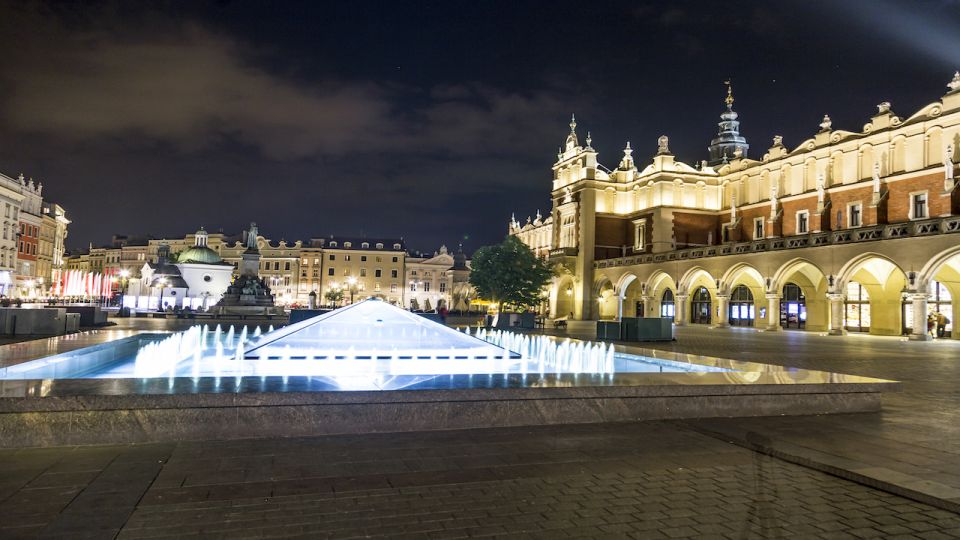 Krakow: Old Town Walking Tour - Practical Tips for Participants