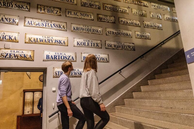 Krakow: Oskar Schindler's Factory Entry Ticket & Guided Tour - The Guide’s Role in Enriching the Experience