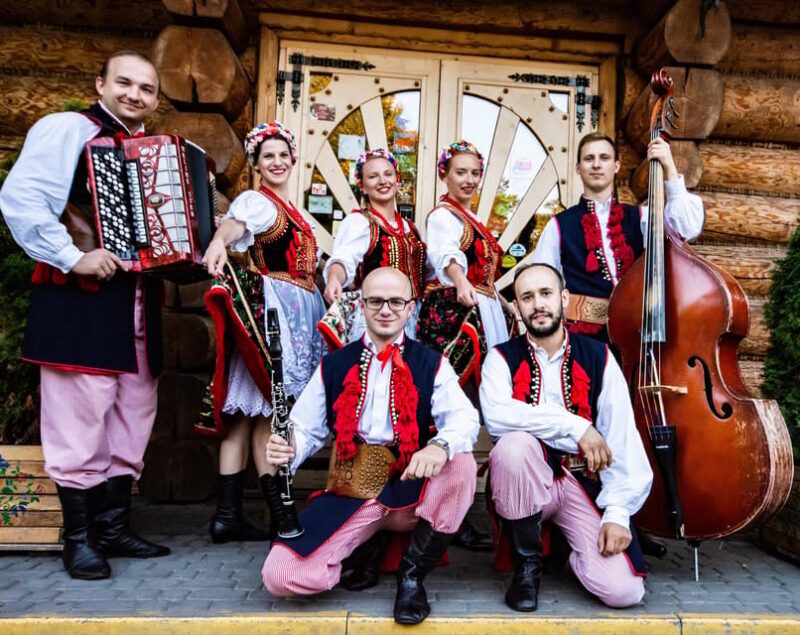 Krakow: Polish Folk Night with Dinner and Unlimited Drinks - The Reality Check: What the Reviews Say