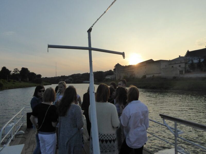 Krakow: Private Evening Boat Tour - FAQ
