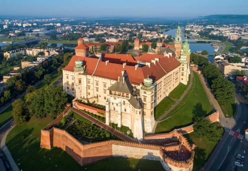 Krakow: Rynek Underground, Wawel Castle & Cathedral Tour - Exploring Krakow’s Underground and Royal Heritage