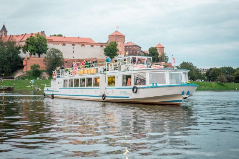 Krakow: Vistula River Panoramic Boat Tour - What to Expect Onboard