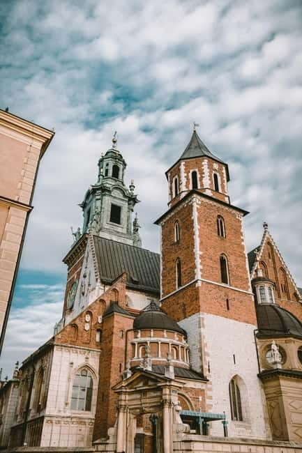 Krakow: Wawel Castle and Cathedral Guided Tour - Key Points