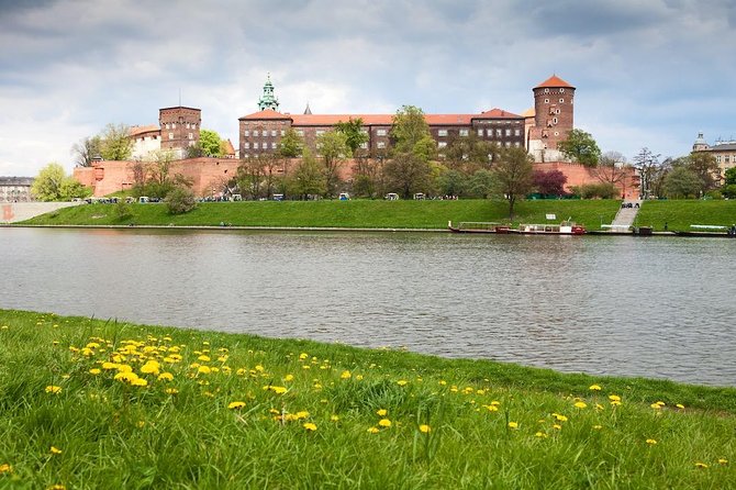 Krakow: Wawel Castle & Cathedral and Wieliczka Salt Mine Guided Tour With Lunch - Important Tour Information