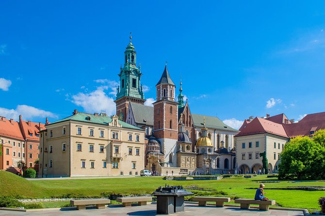 Krakow: Wawel Castle Guided Tour With Skip-The-Line Entry - Nearby Attractions to Explore