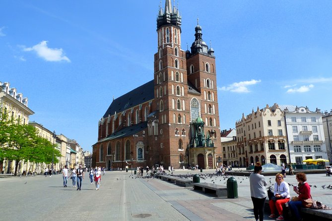 Kraków & Wieliczka Salt Mine Full-Day Trip From Warsaw - Group Size and Participation