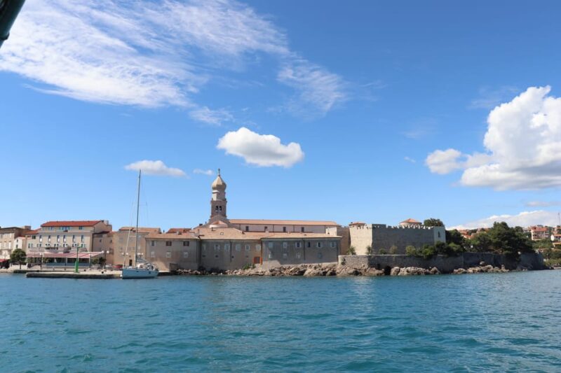 Krk: Krušija Bay, Blue Cave, and Golden Beach Boat Trip - Boat Features
