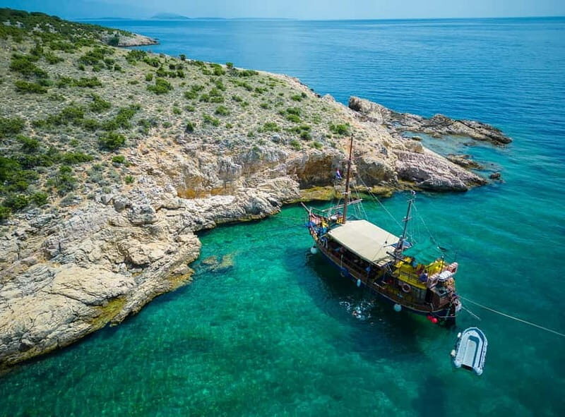 Krk : Sailing along the coasts of island Krk and Plavnik - An In-Depth Look at the Sailing Experience